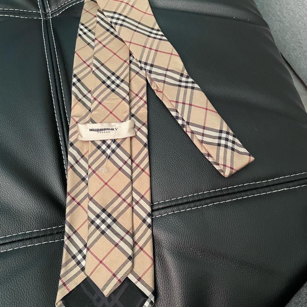 Authentic Men Burberry London Classic Check. - Picture 6 of 7